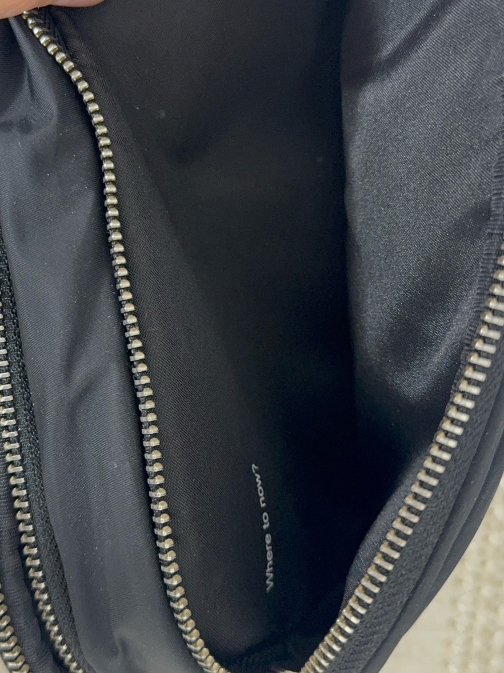 Lululemon Crossbody Camera Bag 2L black silver - Picture 6 of 13